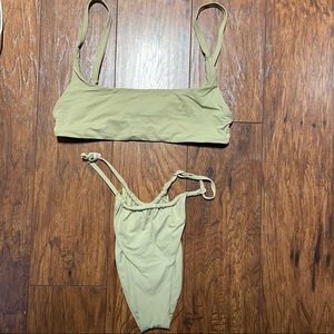 Sage green stone fox set